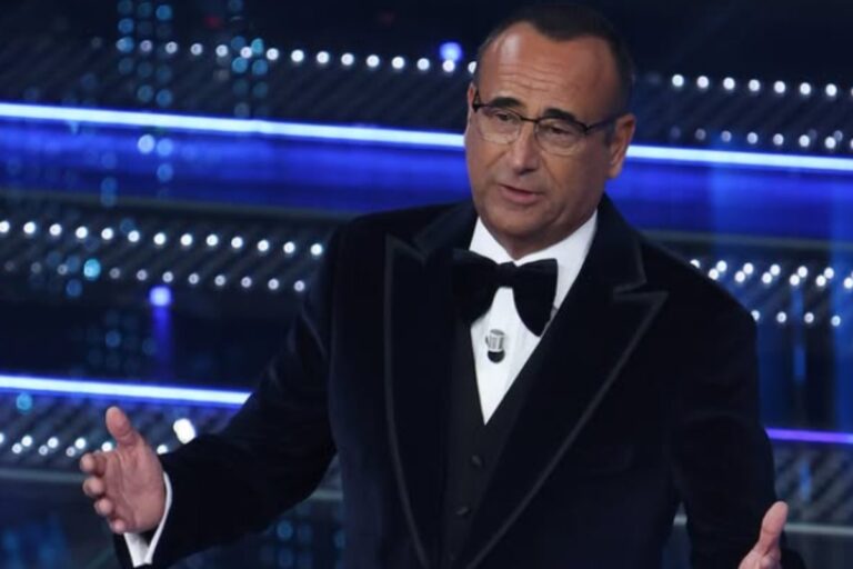 carlo conti durante il festival di sanremo